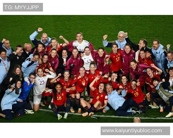 萨乌尔带领球队夺得南美解放者杯冠军成为西班牙球员第三人 萨乌尔带领球队夺得南美解放者杯冠军成为西班牙球员第三人