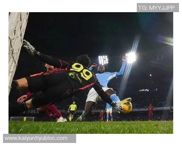 万名那不勒斯球迷现场助威罗马警方面临巨大安保压力